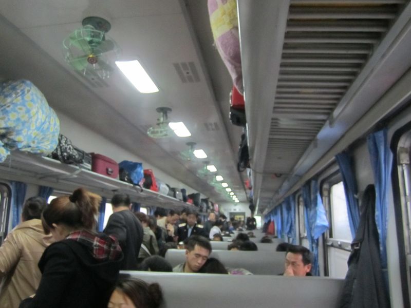 Mon périple de 8h assis dans le couloir d’un train de nuit