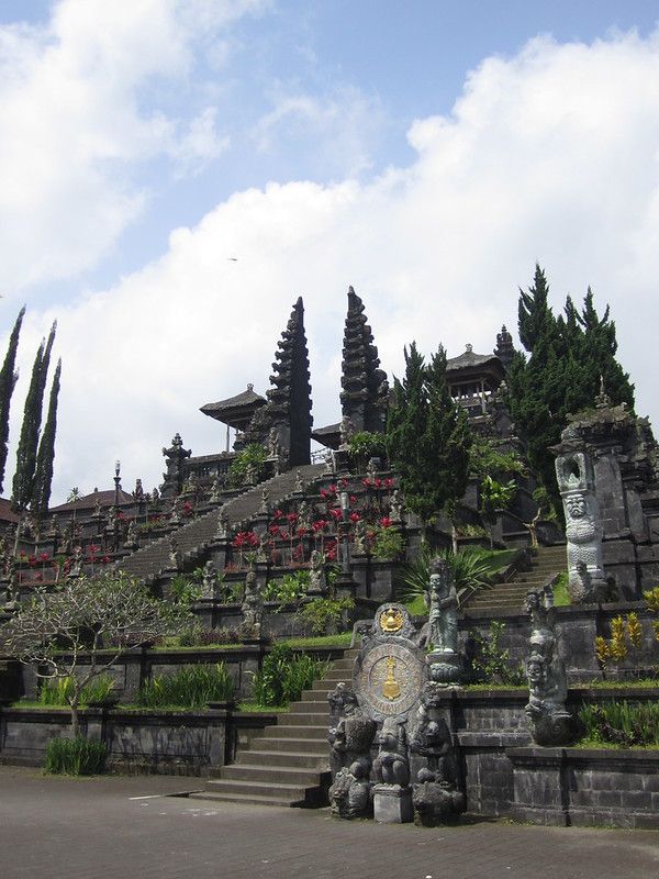 Le temple Besakih & sa version miniature Kehen